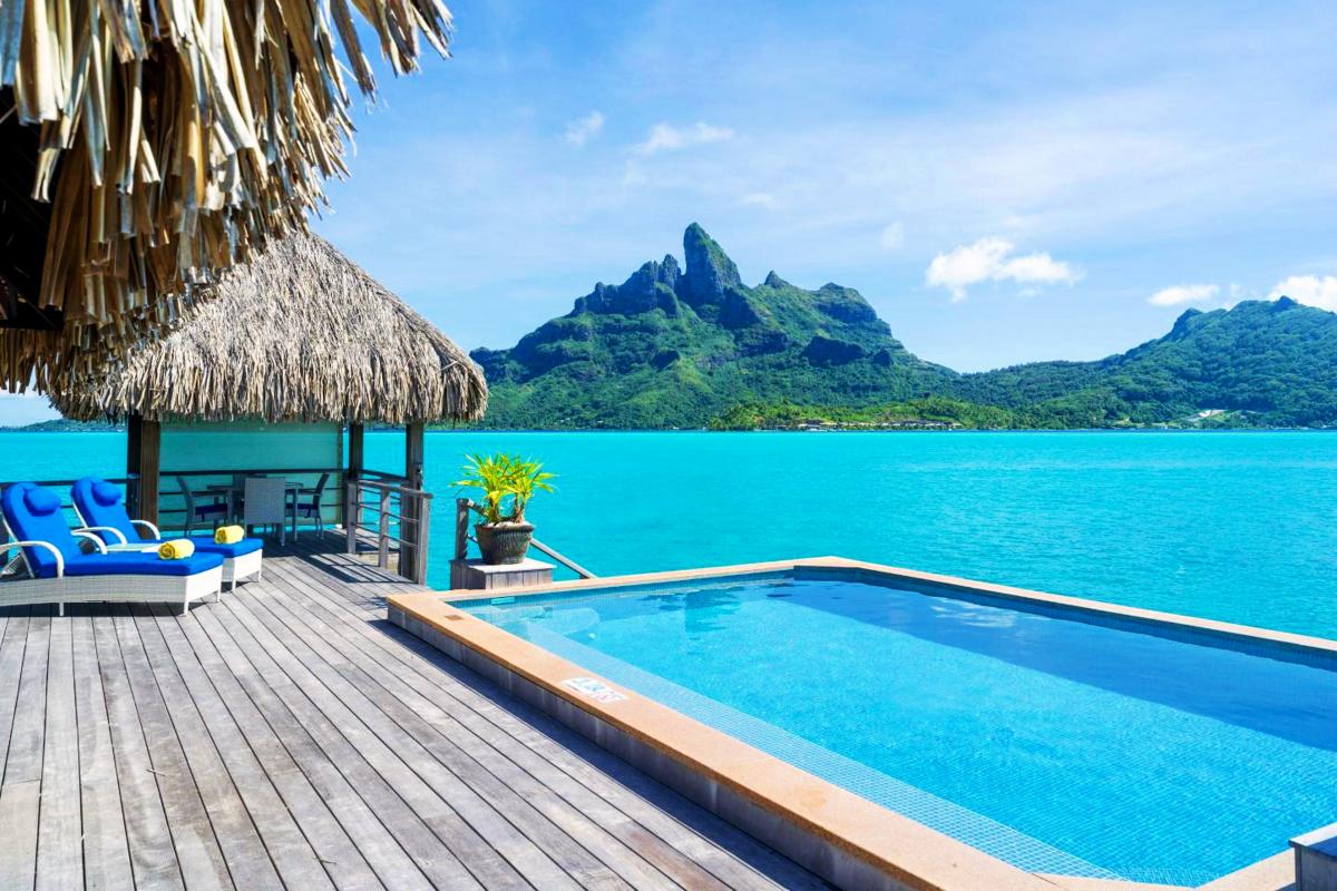 Hotel with private pool - The St Regis Bora Bora Resort