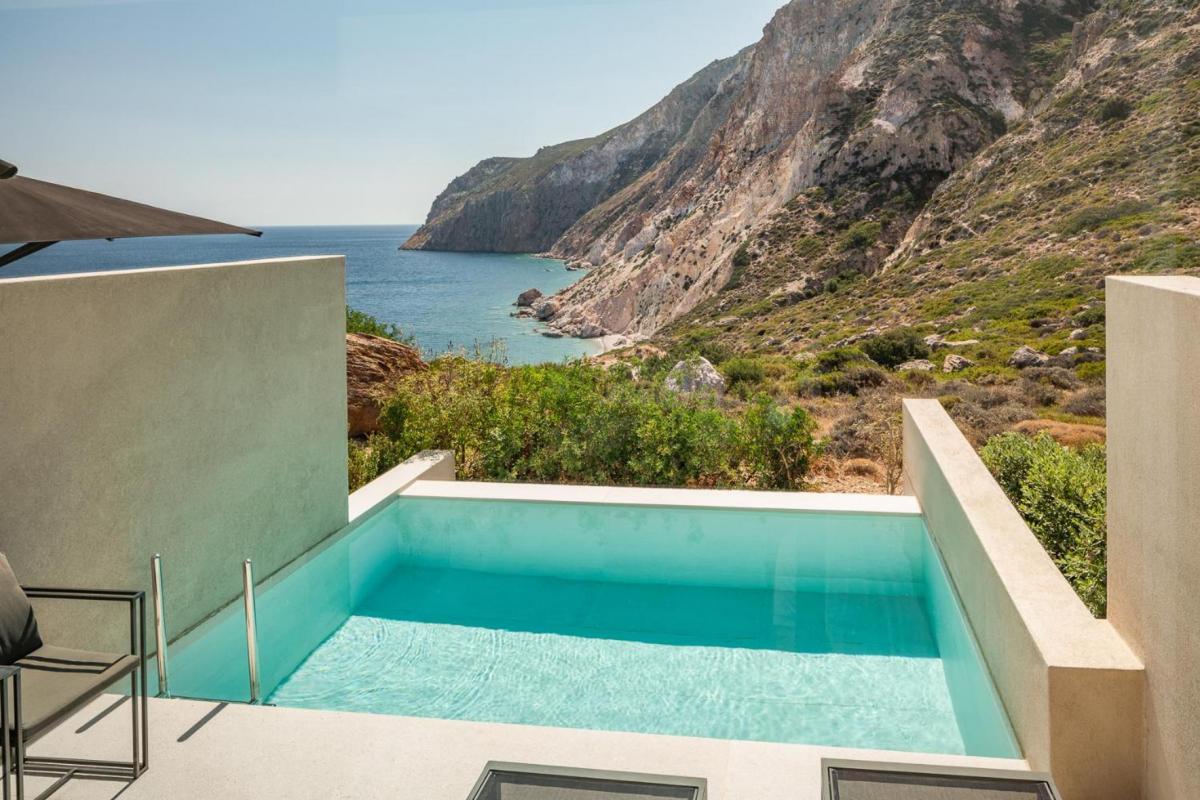 Hotel with private pool - Milos Cove