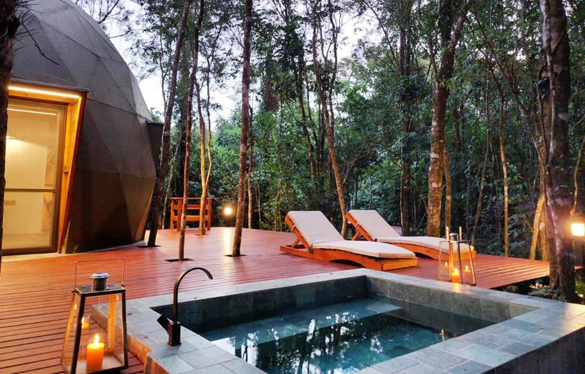 Hotel with private pool - Momora distrito selva