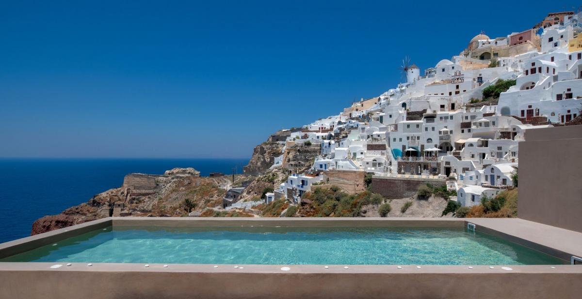 Hotel with private pool - Old Castle Oia