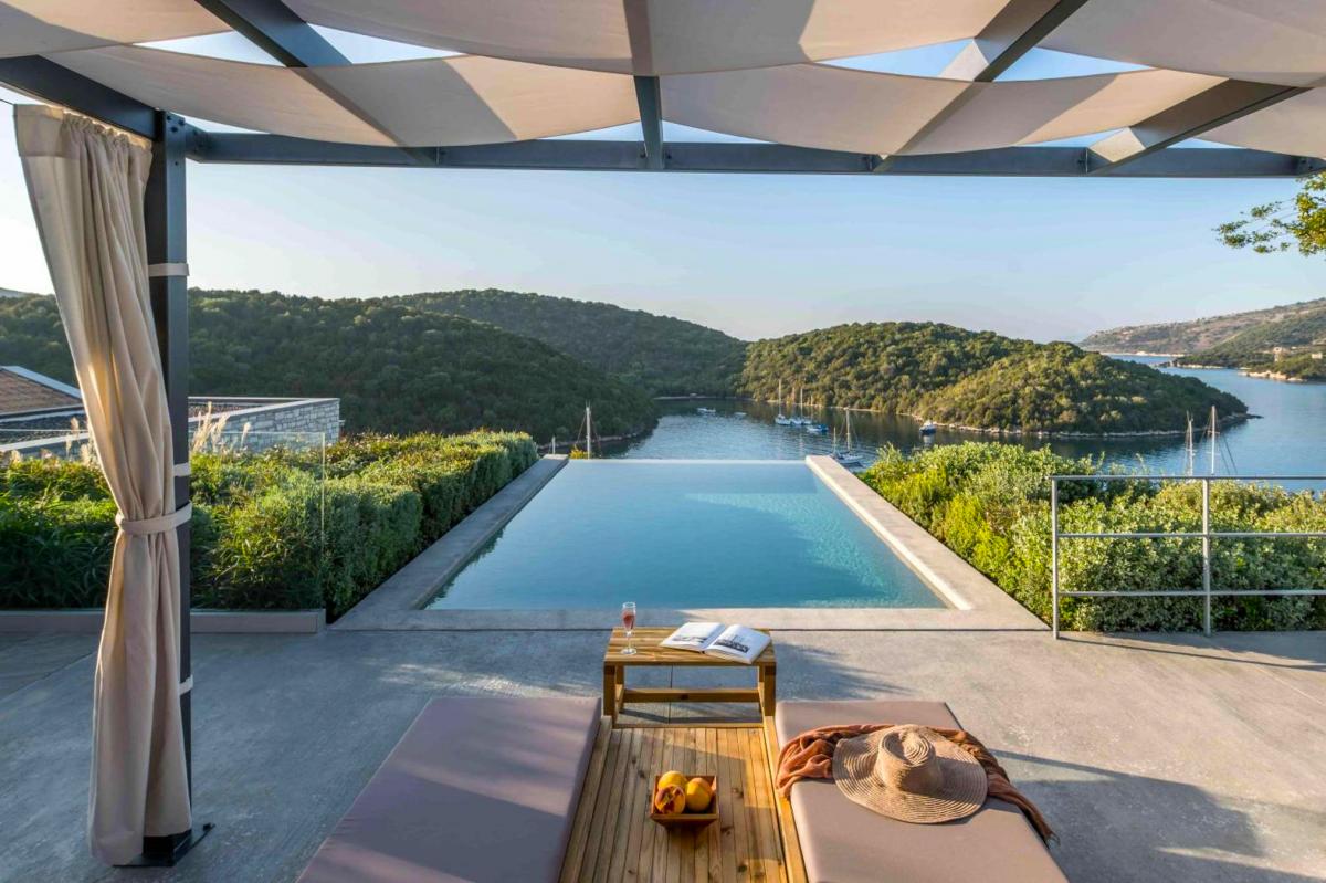 Hotel with private pool - Domotel Agios Nikolaos Suites Resort