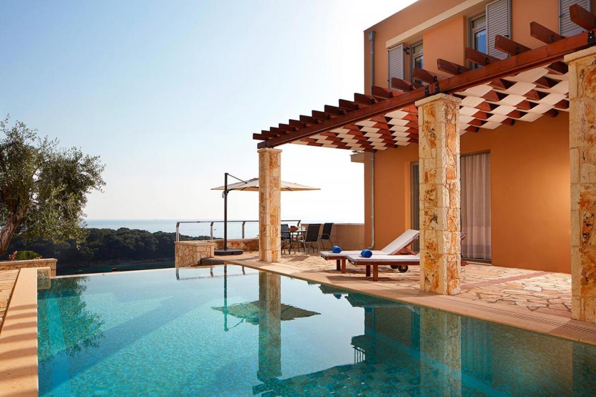 Hotel with private pool - Sivota Seascape