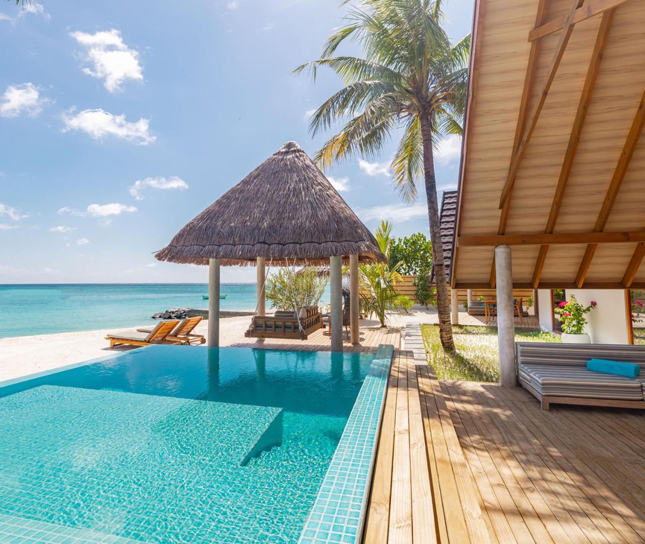 Hotel with private pool - Fushifaru Maldives