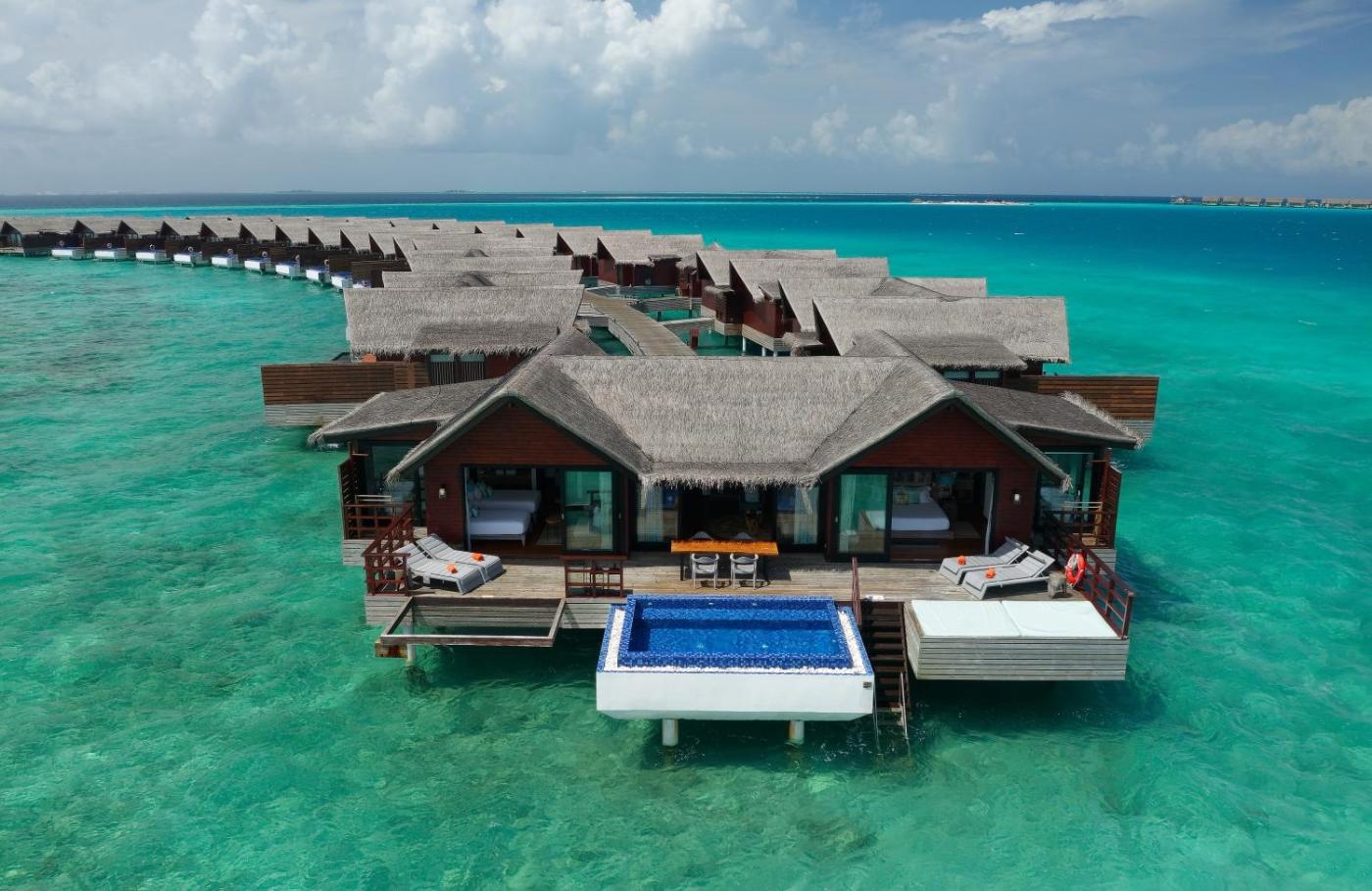 Hotel with private pool - Grand Park Kodhipparu Maldives