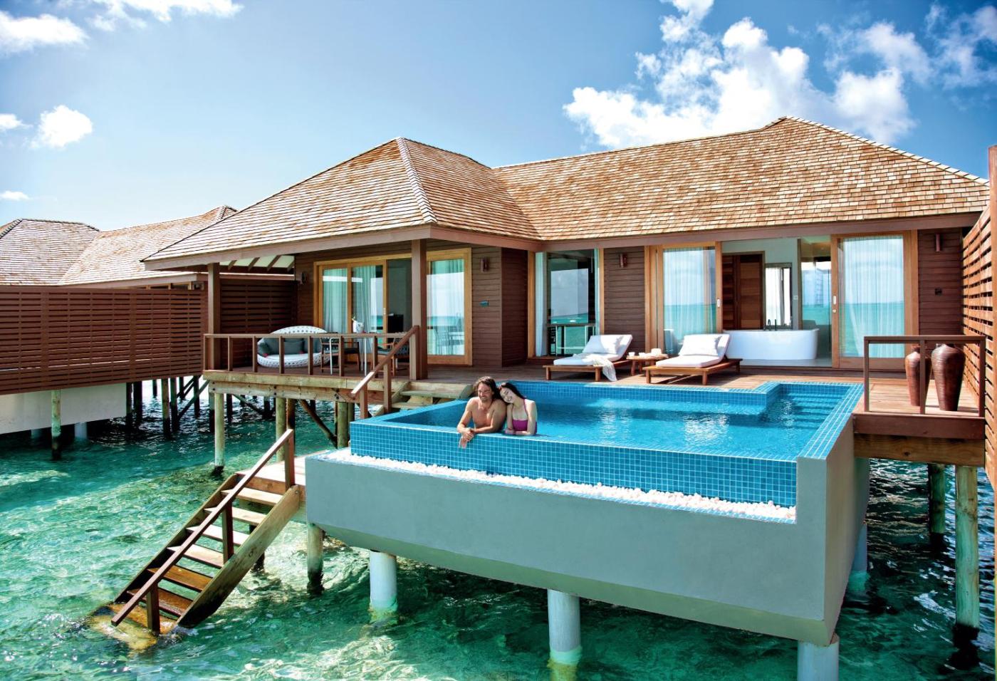 Hotel with private pool - Hideaway Beach Resort & Spa