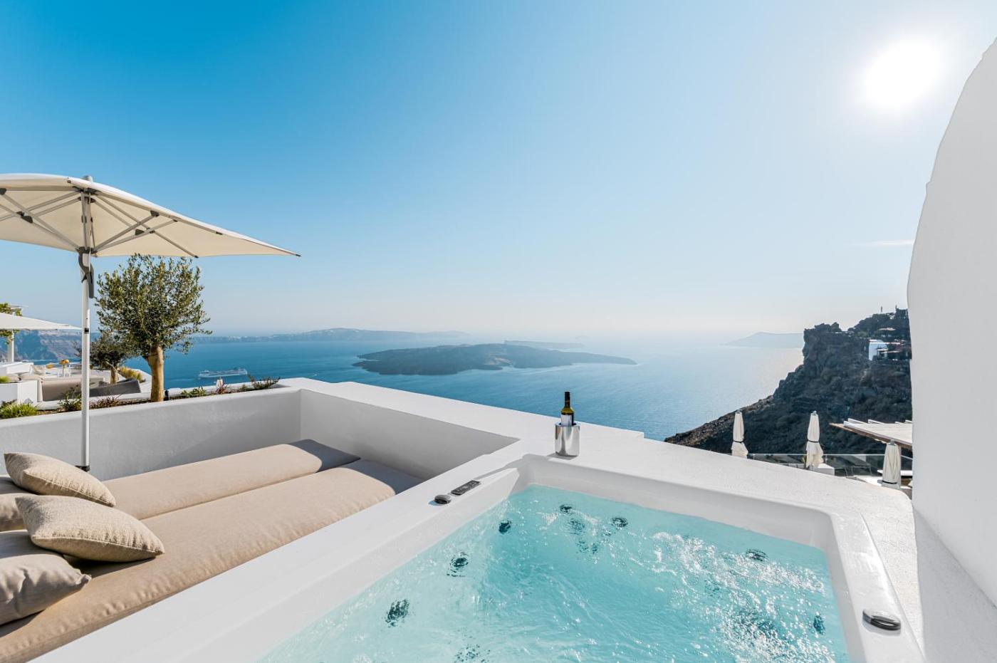 Hotel with private pool - Iconic Santorini, a Boutique Cave Hotel