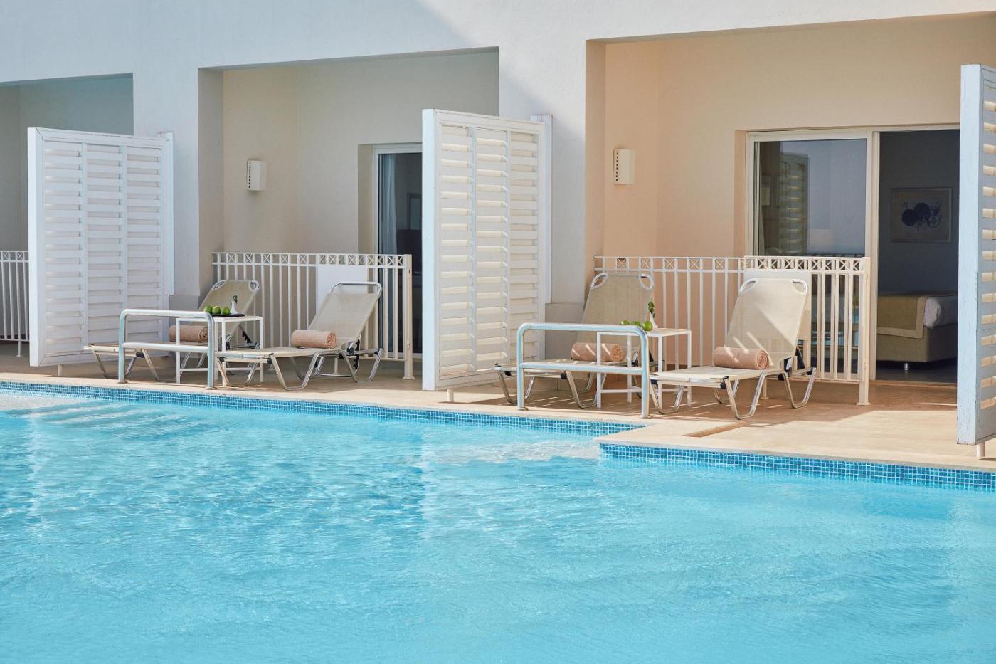 Hotel with private pool - Jaz Aquaviva