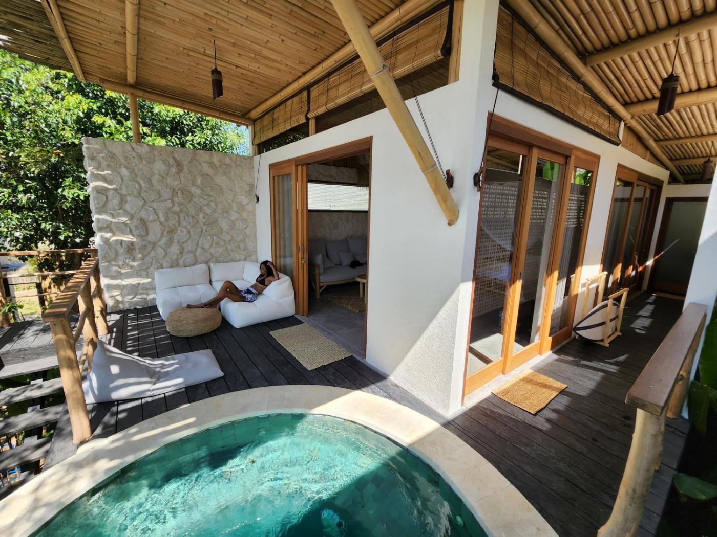 Hotel with private pool - Jellyfish Villas Bingin Beach