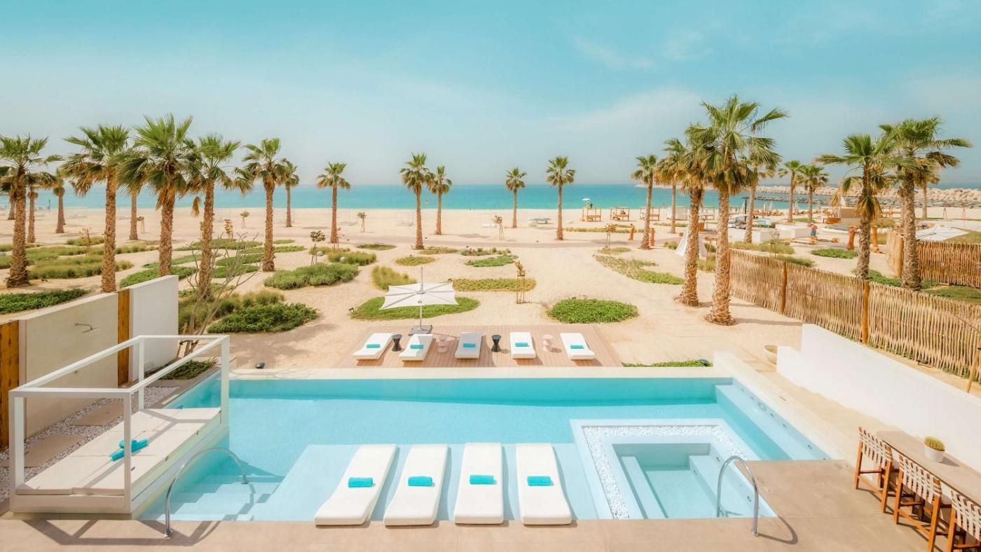 Hotel with private pool - Nikki Beach Resort & Spa Dubai