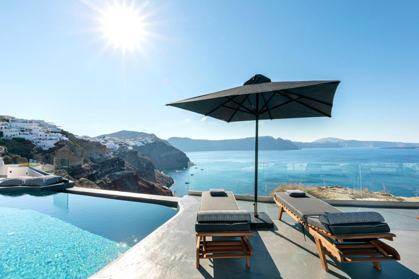 Hotel with private pool - Pearl of Caldera Oia - Boutique Hotel by Pearl Hotel Collection