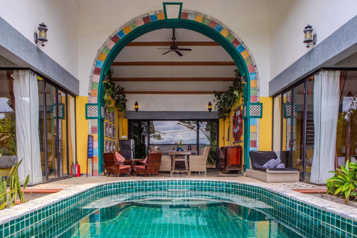 Hotel with private pool - Phong Nha Farmstay