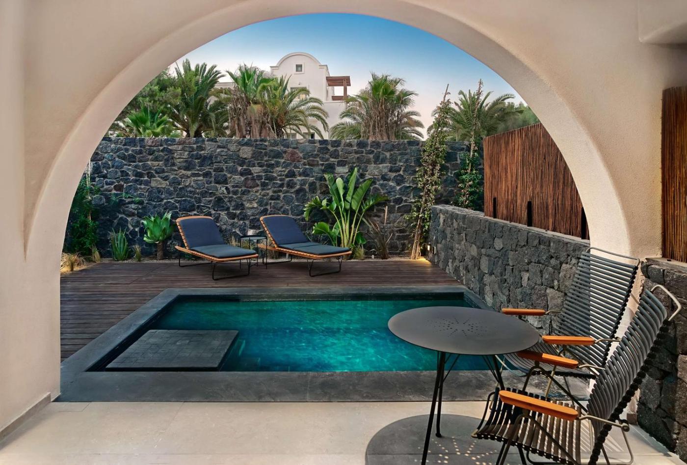 Hotel with private pool - Radisson Blu Zaffron Resort, Santorini
