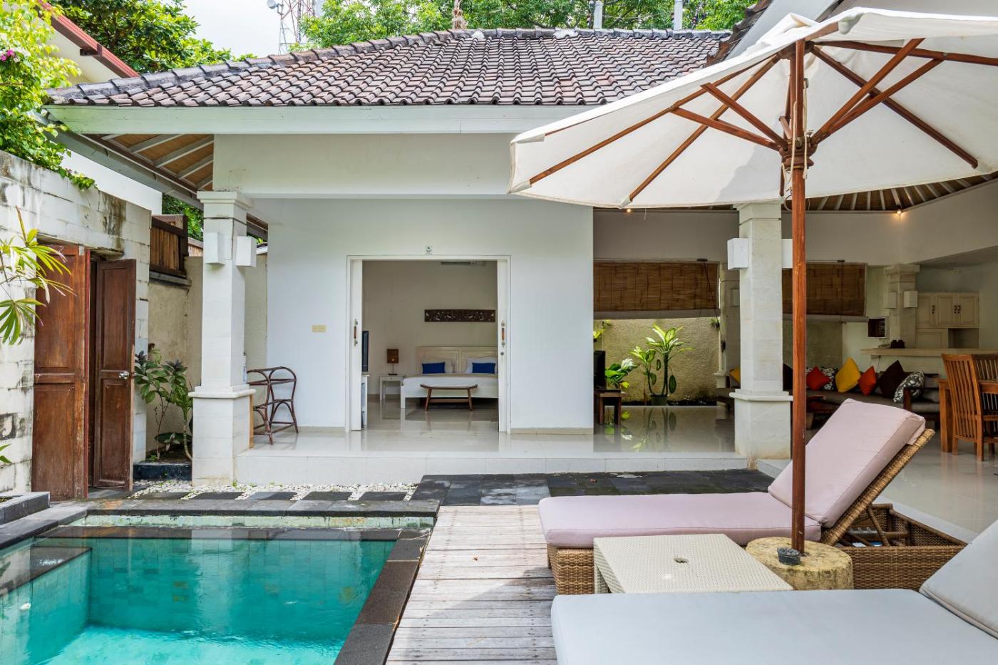 Hotel with private pool - The Beach House Resort