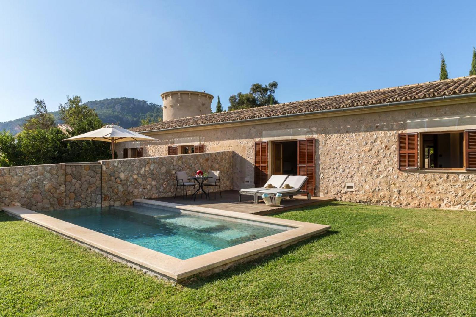 mallorca hotel am strand mit pool